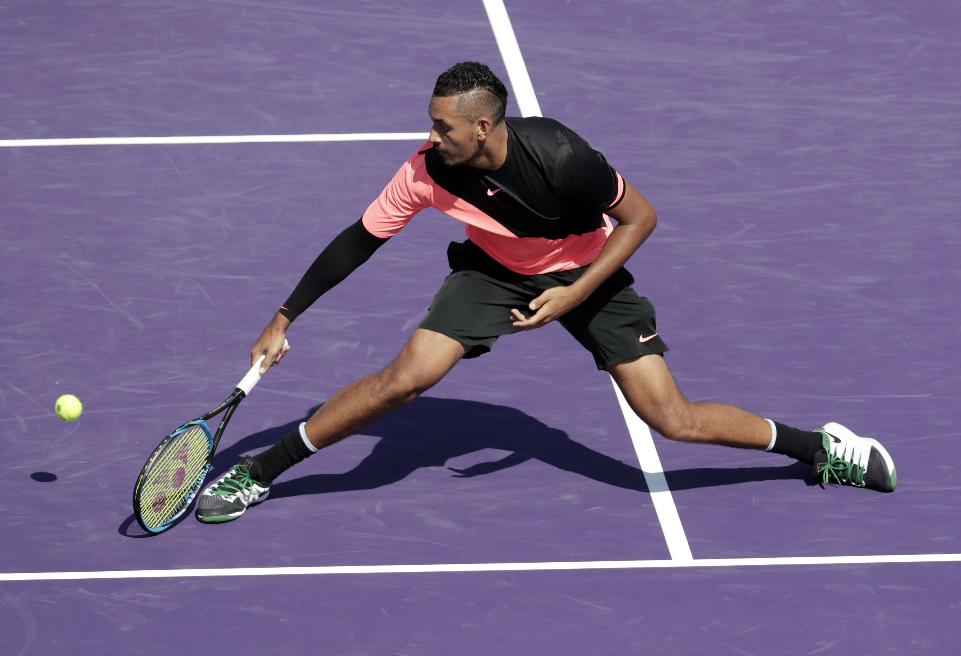 包含英国网球队强势日本网球队，克耶高斯打破历史纪录的词条