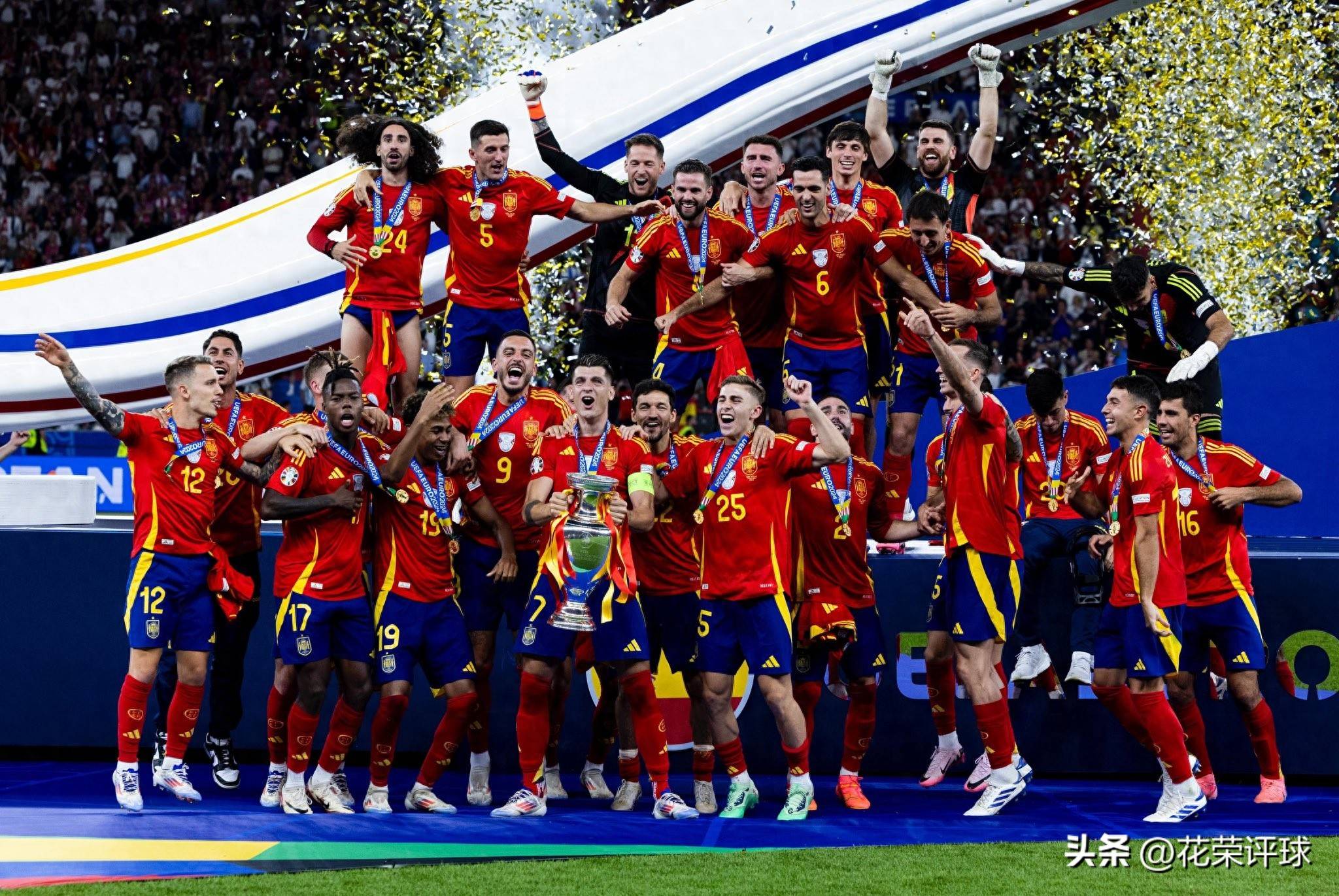 足球欧洲杯上演巅峰对决,球迷翘首期待 足球欧洲杯上演巅峰对决,球迷翘首期待