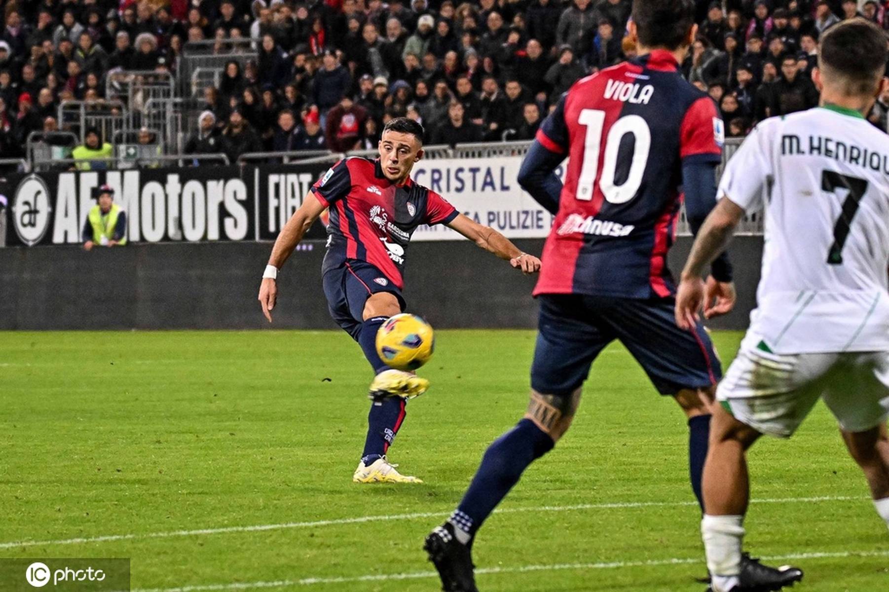 卡利亚里对阵萨索洛,豪门交锋再掀火花的简单介绍 卡利亚里对阵萨索洛,豪门交锋再掀火花的简单介绍