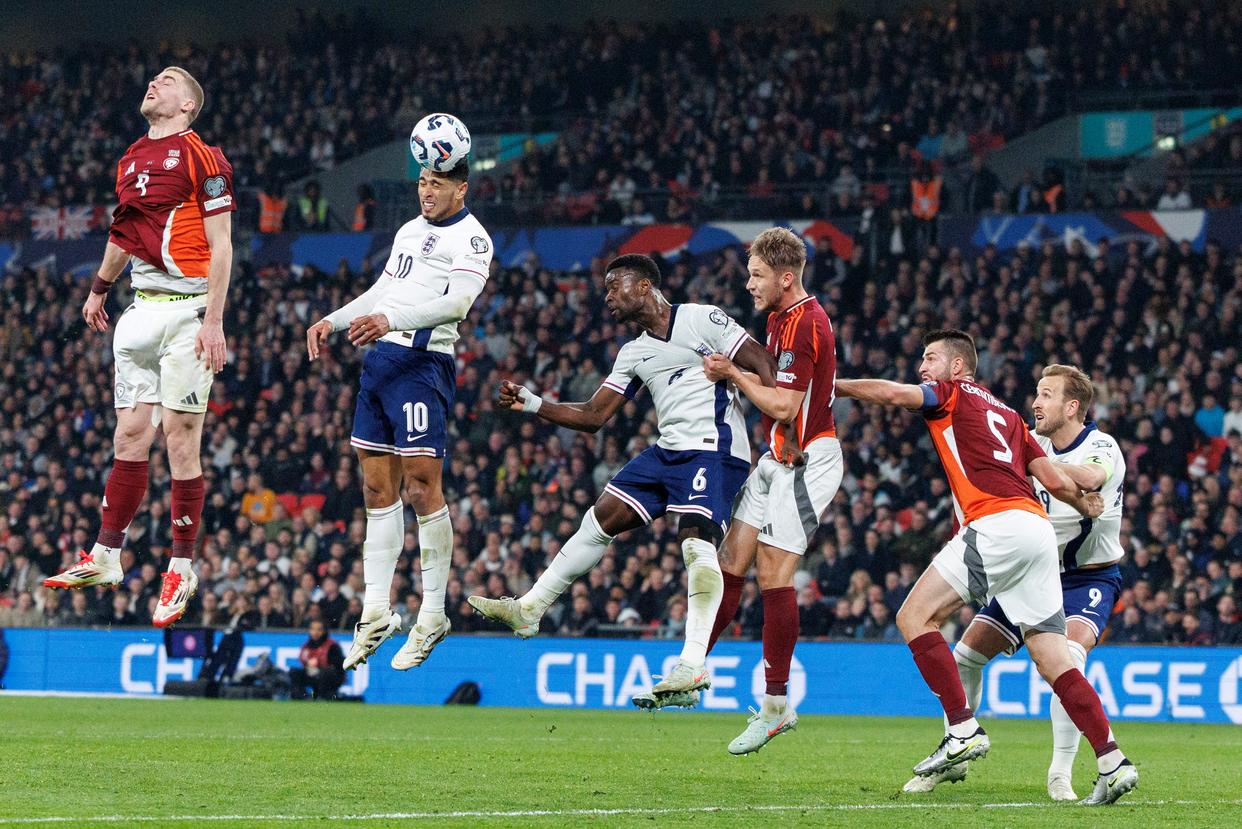 英格兰队主场击败阿尔巴尼亚队，取得胜利