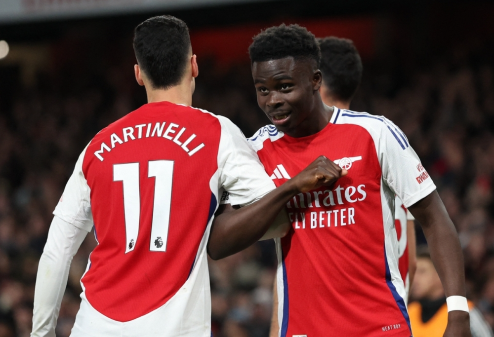 包含阿森纳主场击败狼队，紧咬积分榜前四的词条