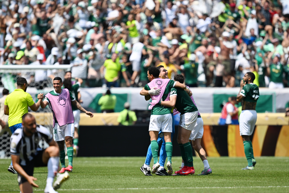 世界范围内的足球比赛赛事引人入胜