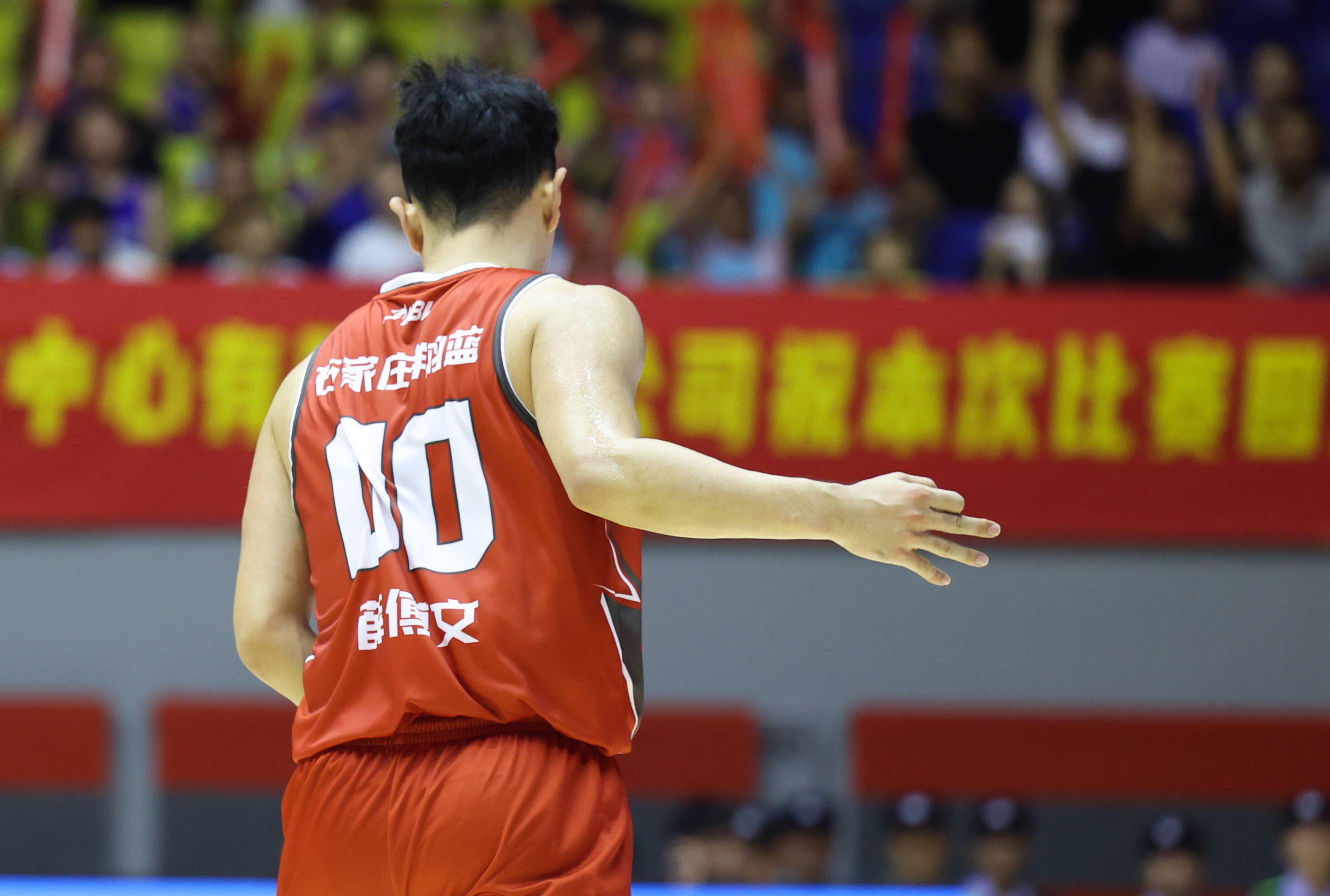 篮球比赛险胜晋级,广受瞩目的简单介绍 篮球比赛险胜晋级,广受瞩目的简单介绍