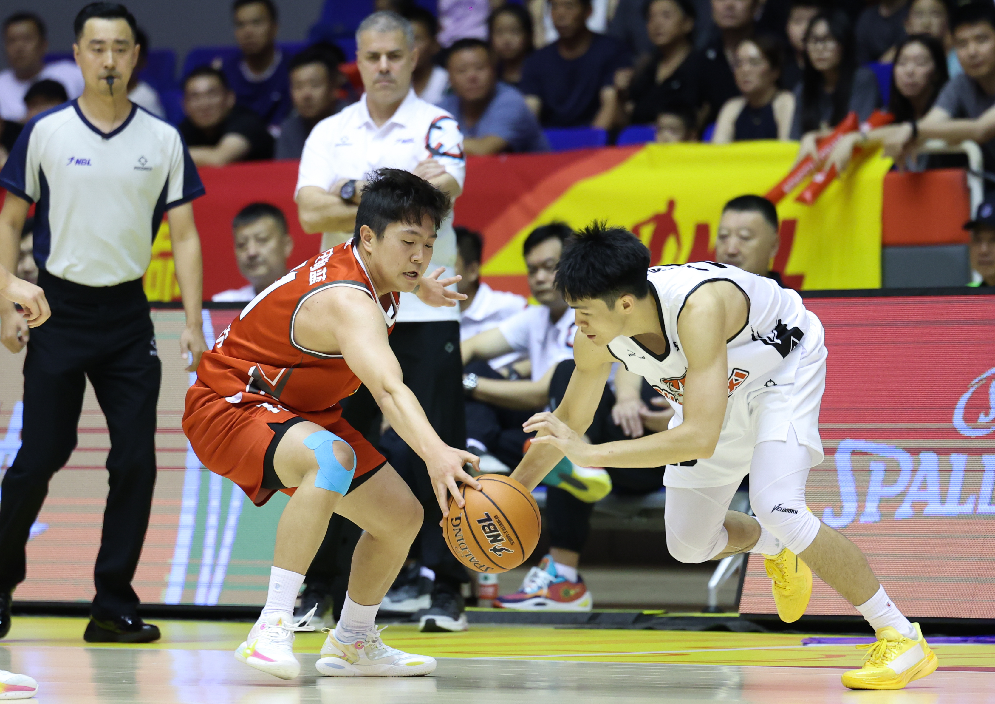 篮球比赛险胜晋级,广受瞩目的简单介绍 篮球比赛险胜晋级,广受瞩目的简单介绍