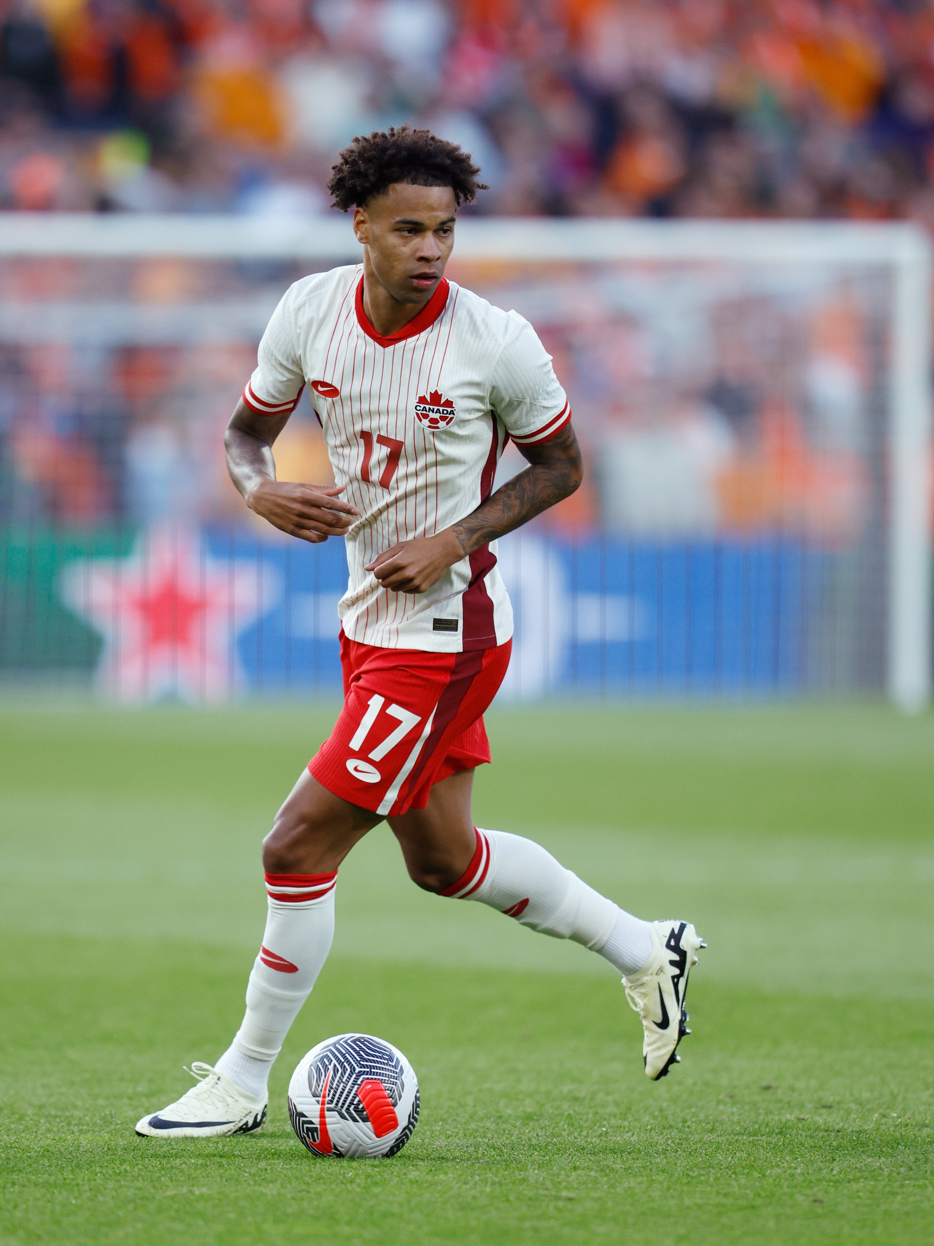 加拿大女子足球国家队准备迎接新挑战 加拿大女子足球国家队准备迎接新挑战