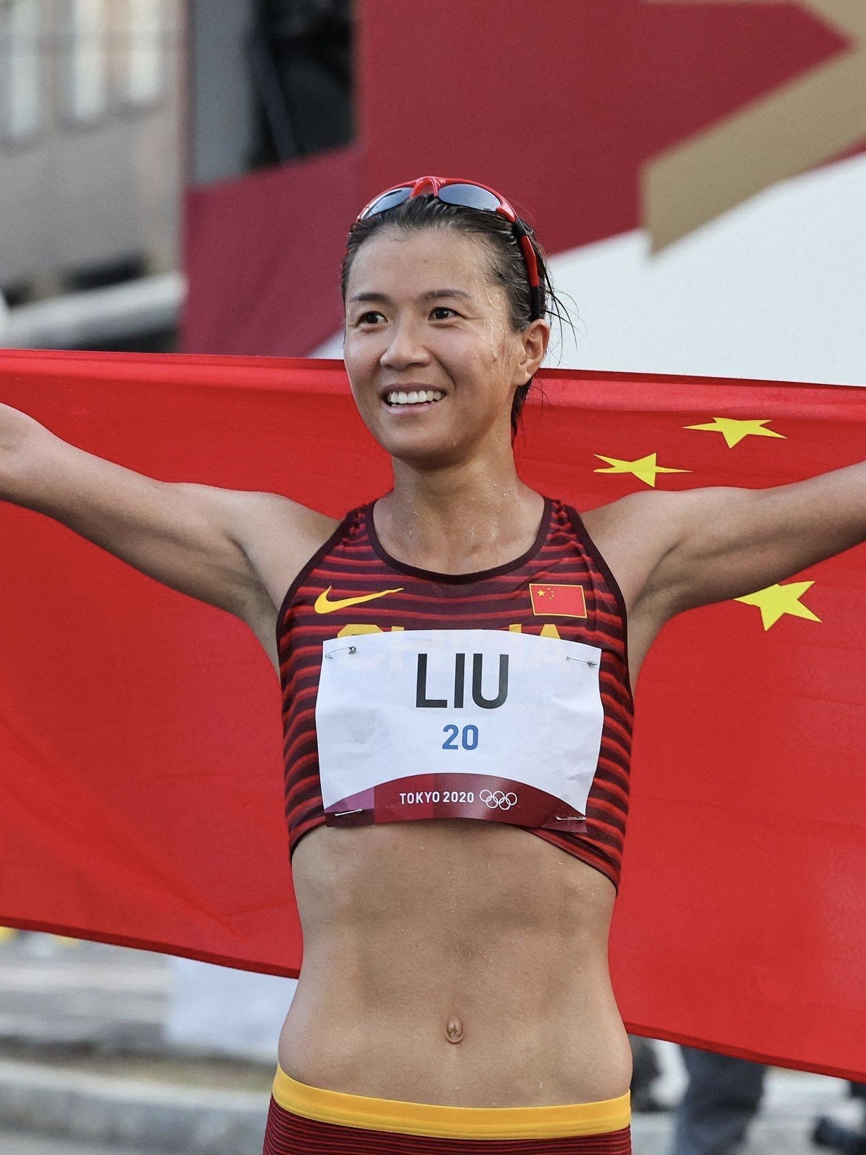 包含索马里田径选手突破个人最好成绩的词条