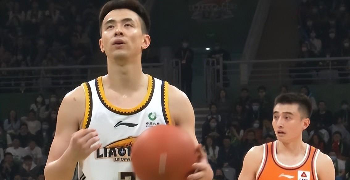 雷霆翻盘新疆队，王哲林带队取胜