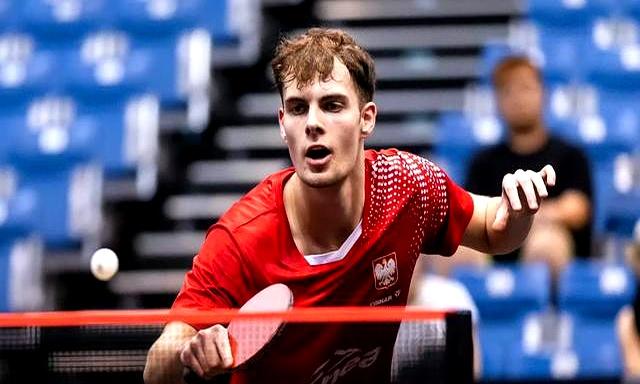波兰乒乓球队险胜日本乒乓球队，奥恰洛夫制霸全场的简单介绍