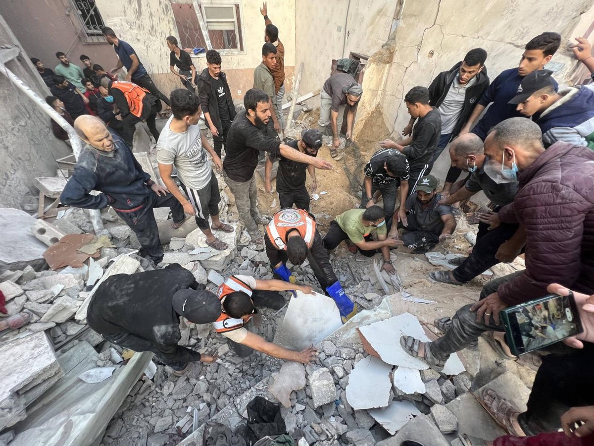 包含西班牙人经历惨痛失利，争议重重的词条