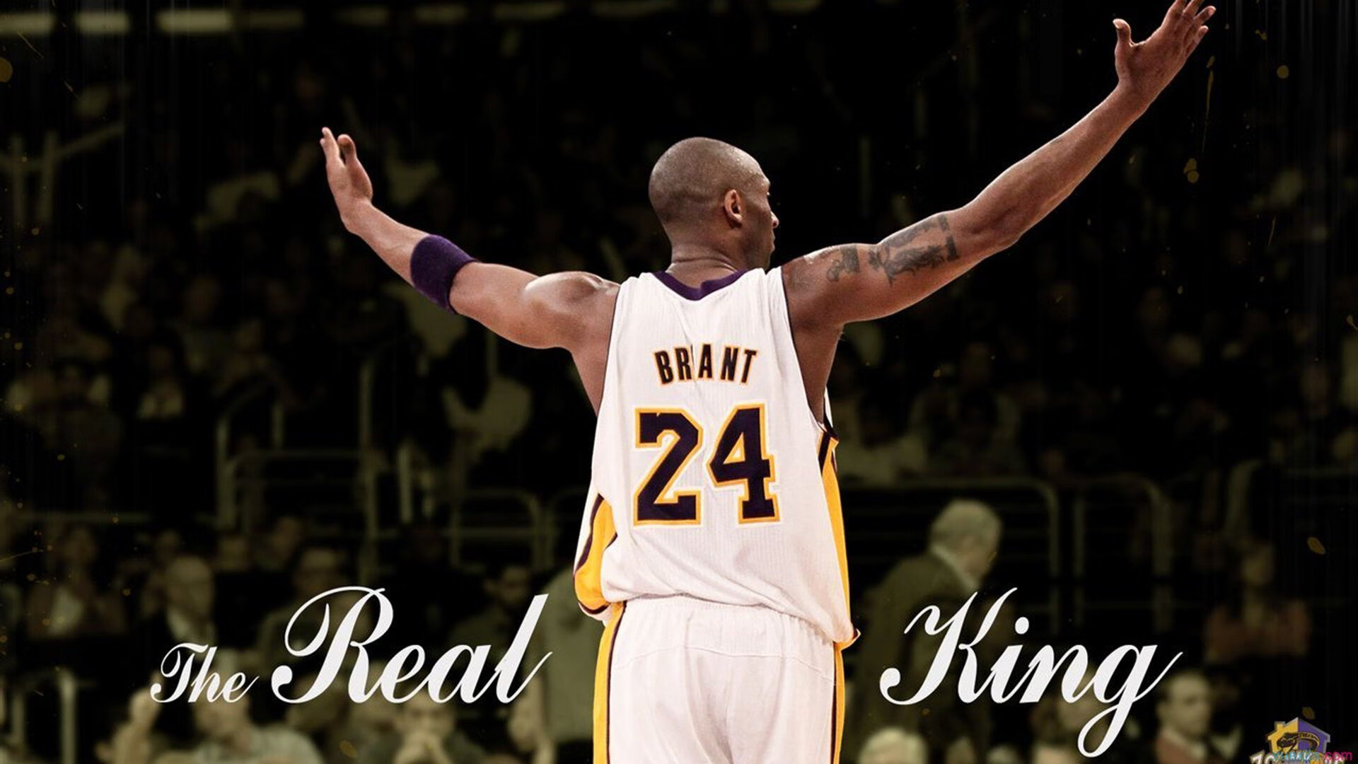 那不勒斯带走巴萨,当足球的狂想曲在NBA总决赛响起